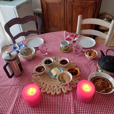 D'hotes Couleurs D'elvine Oda ve Kahvaltı